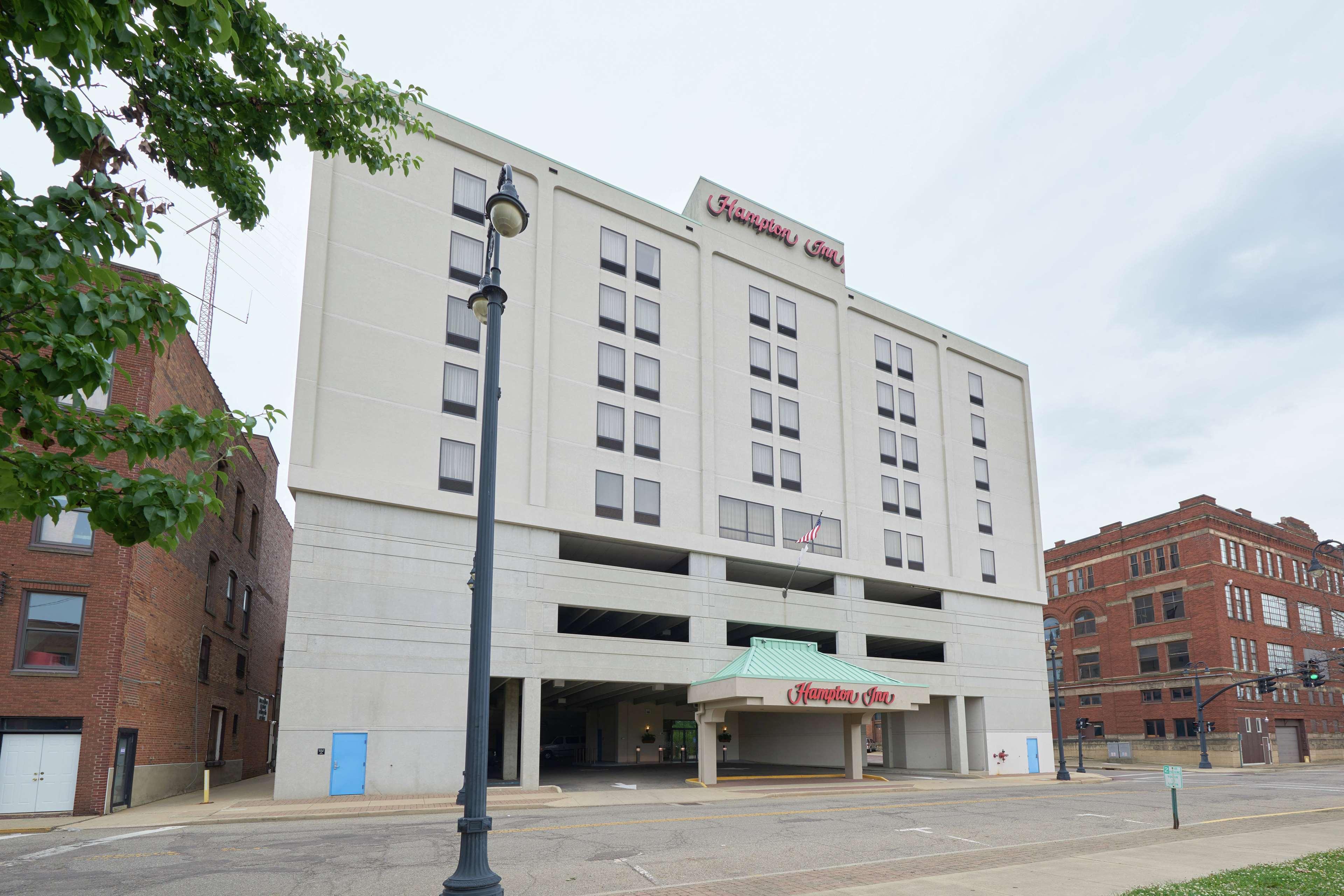 Hampton Inn Massillon Exterior foto